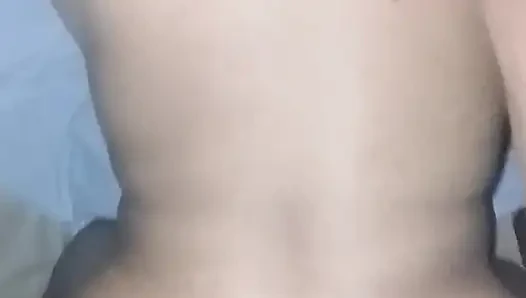 Verheiratet essen von Pará, teil 2, stöhnt und kommt auf den schwanz ihres liebhabers, der die muschi der brünette hart trifft.