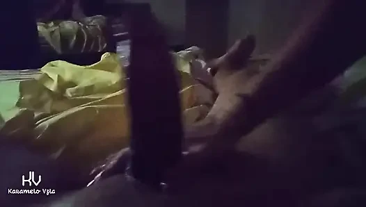 Amatör evli kadın kocasını uyandırıyor