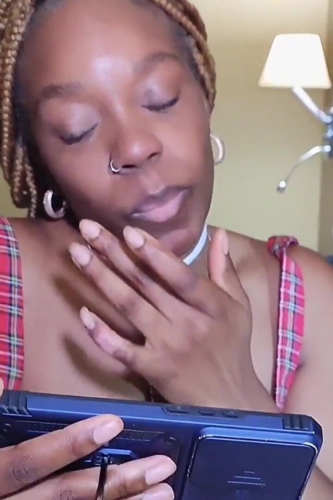 Fetish Ebony Bug Nose Picking Nostrils Snots Lick Them