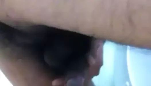 Limpiando el culo