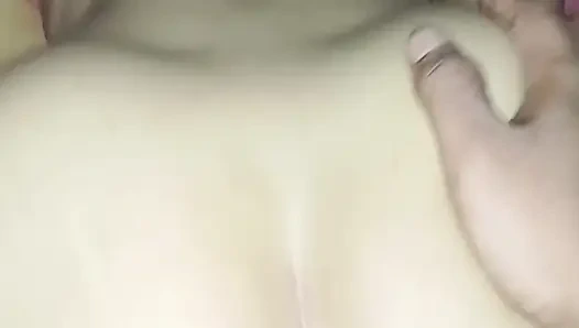 18-jähriger Hijab-Student, der hypersexuell ist