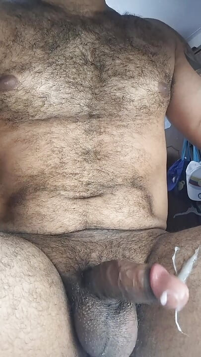 Big Cumshow Giant Man