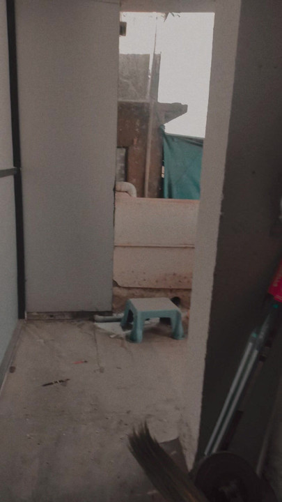 Hinterhältigen sex am hintern des hauses.