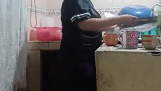 Çalışan mutfakta sikiliyor, patronumun karısı neredeyse bizi Mexico City'de yakalıyor