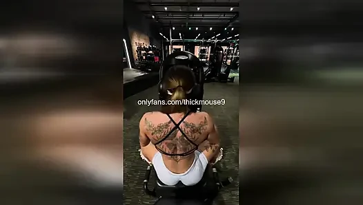 Tiktoker mädchen wird von ihrem fan in einem insta-livestream gefickt