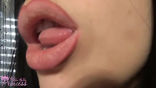 You're obsessed with my full natural lips
