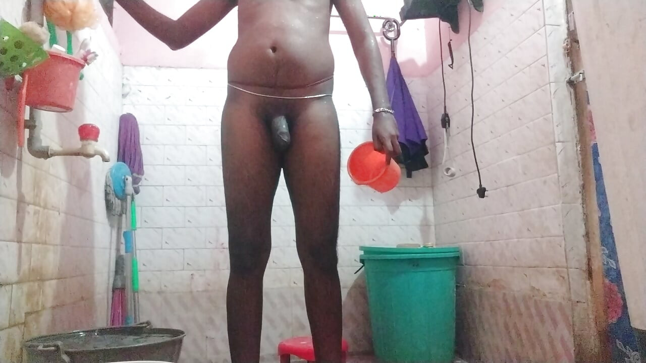 Тамільська сексуальна несподівана зйомка з великим чорним членом на 10 дюймів