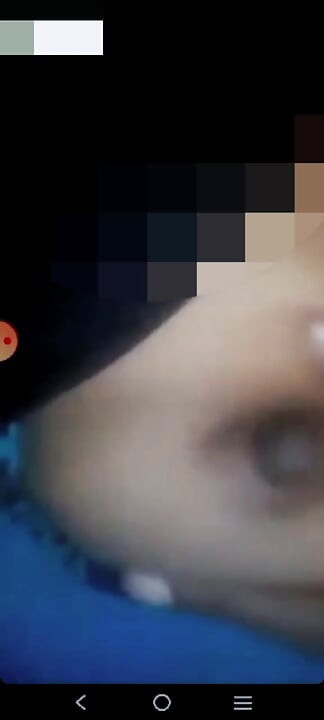 Muốn nghỉ làm nhưng vẫn đòi gọi video để được chăm sóc