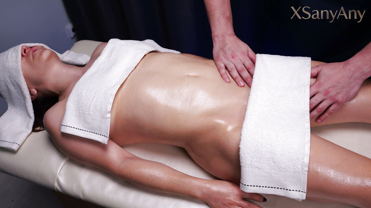 Trair é? Disse ao meu marido que ia fazer uma massagem, mas não mencionei que o massagista era um homem.