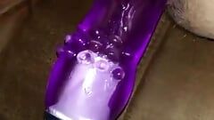 Британська пряма дупа грає з фіолетовим ділдо, частина 1