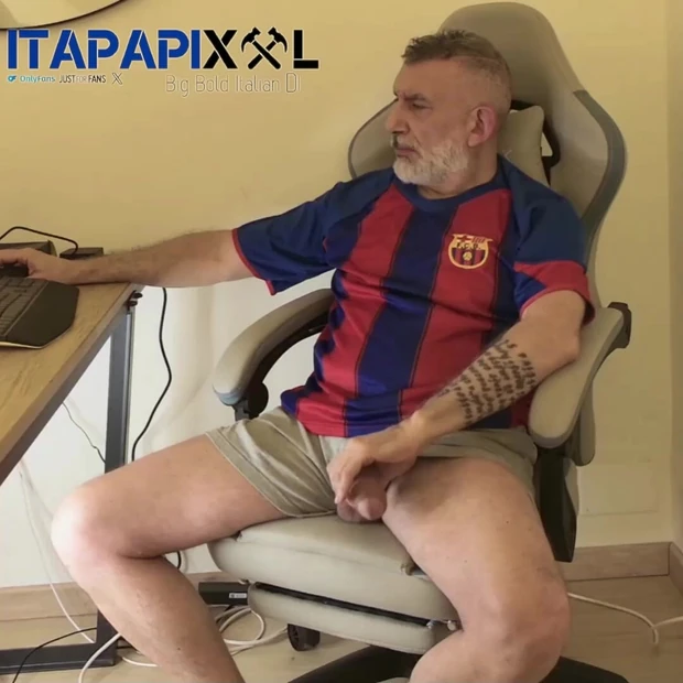 Mature Daddy with a big surprise