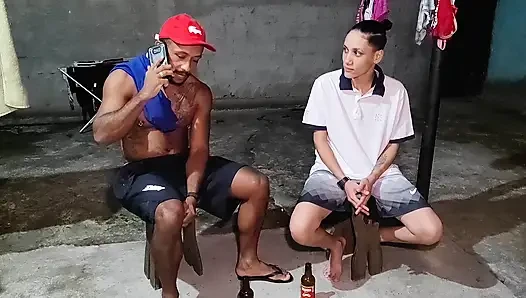 Ich habe meine Freundin zu meinen Frauen zu mir nach Hause gebracht