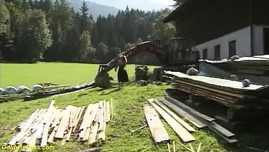 Azgın sarışın dağ kızı
