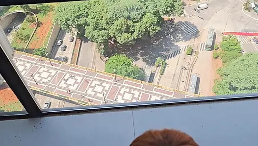 Sao Paulo Şehir Merkezinde Mirante Sampa Sky'ın Penceresinde Seks Yapıyor Ve Herkes Izliyor