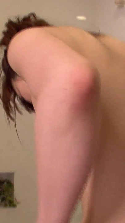 Asiatische milf wird verarscht und landet bei Bukkake party | Clip 3
