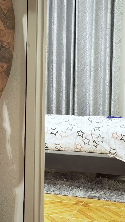 Komşumu sikerken koca karım bizi izliyor ve mastürbasyon yapıyor | Bölüm 2
