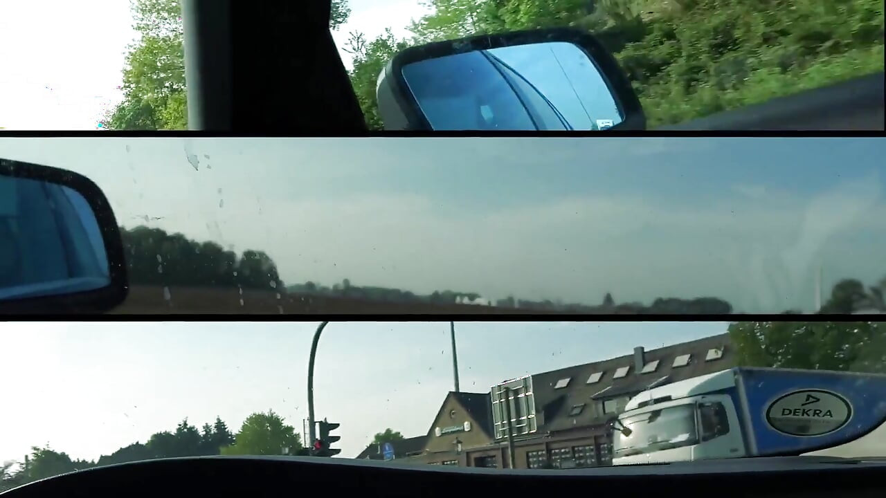 Den tyske pornostjernen AshleyCumstar lengter etter en ung pikk å knulle i Berlin! Flørt 66