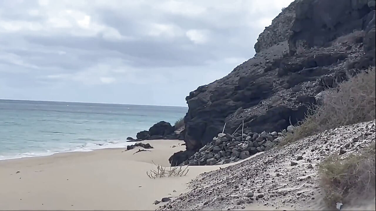Naked Beach MILF Helps a Jerking Stranger - Cum on Her Ass