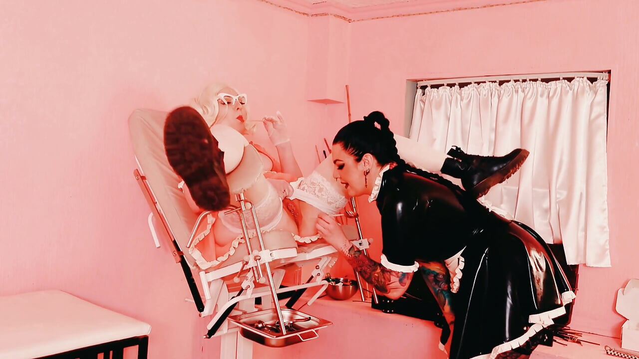 Blonde Vs Brunette Fetish Sex - Massive Tits, Round Asses & Non-stop Lesbian Fucking
