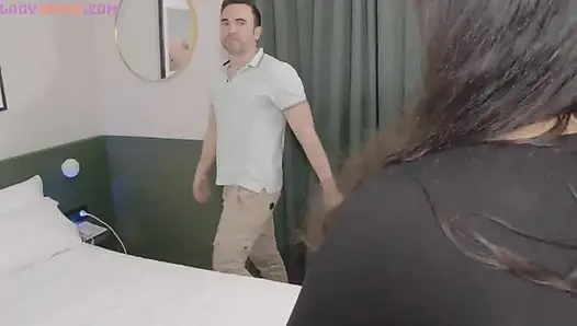 Seks anal bareng wanita gemuk dengan besar alami di valencia festivals