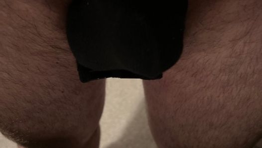 Extreme Schwanz-Bondage bedeckt mit einer Socke mit Nippelklemmen