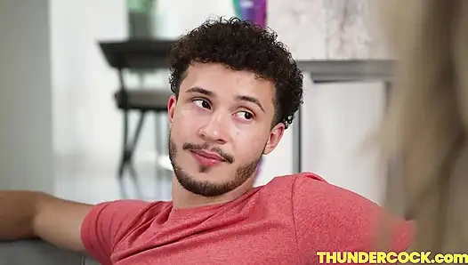 Büyük memeli sarışın orta yaşlı seksi kadın rachael cavalli gök gürültüsü tarafından sikiliyor