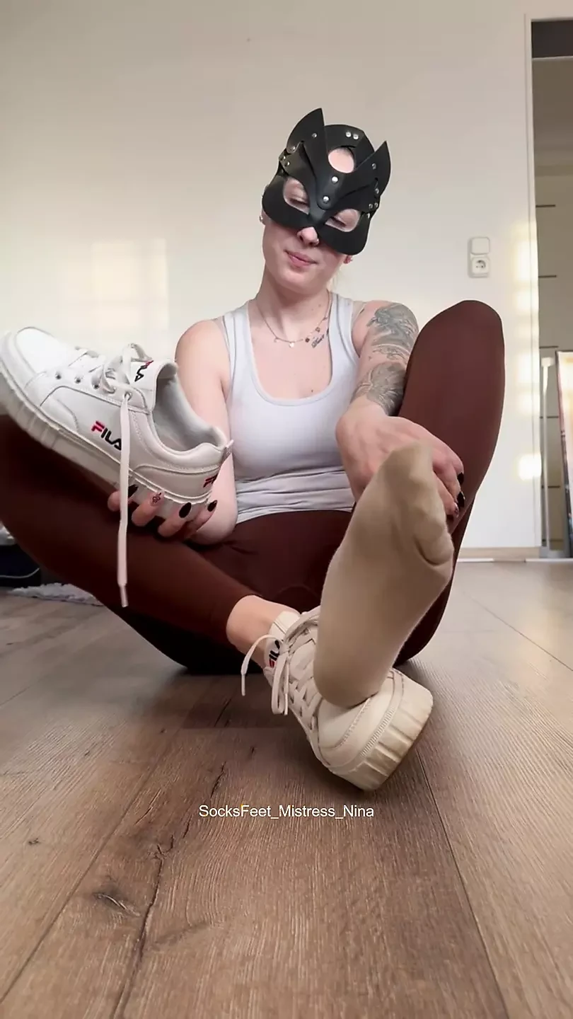 My stinking and sweaty feet slide up and down, that's exactly what makes you addicted!