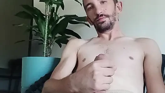 Büyük boşalmasını sağlayan genç kız