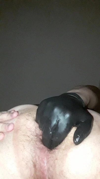 I am just fingering my hairy ass
