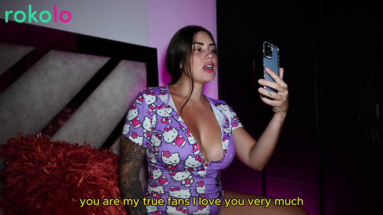 我在约会应用程序上找到了我的继兄弟，我勾引他操他，让他用他的精液填满我