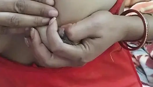 Layanan panggilan video istriku menyediakan audio bahasa india