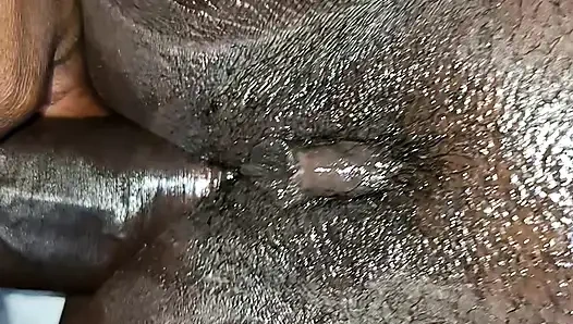 Каждый большой хуй умещается в мою маленькую девственную задницу