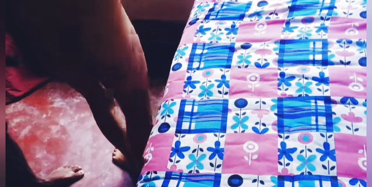 بهبه طبیعی خوش‌فرم با دیور لاغر و کیر بزرگش سکس می‌کنه