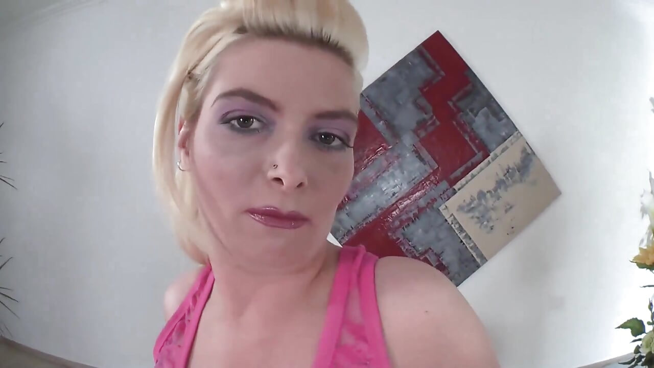 Buah dada gergasi Vanessa