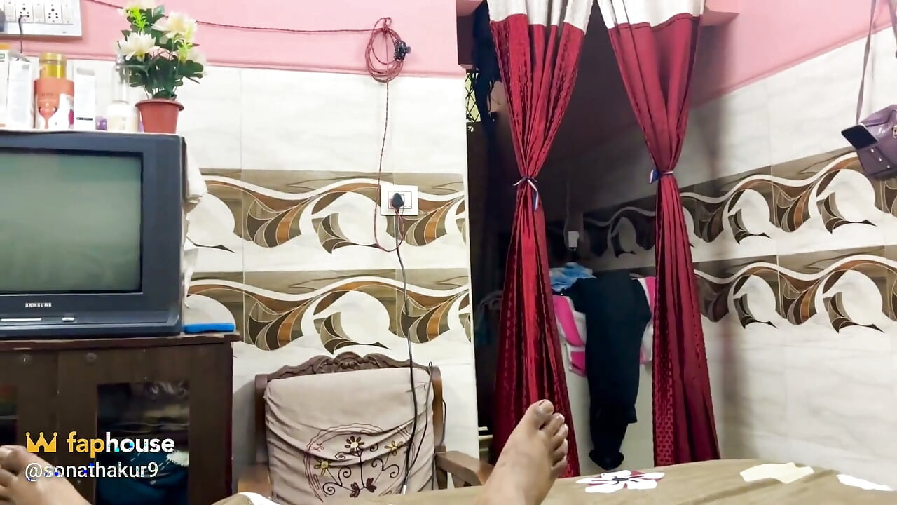 Indisk Desi Bhabhi hemlighet med sin mans vän hindi ljud XXX video