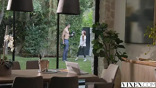 Vixen - cewek ini suka memegang kendali