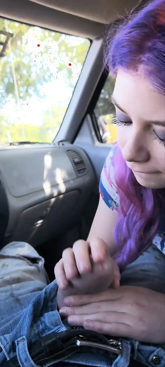 Sexy purple haired alt girl gives amazing oral sex in the car