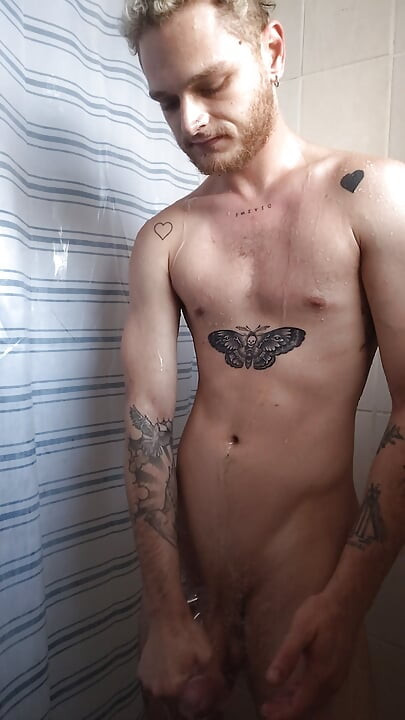 Solo Bisexual Shower Creamy Cumshot