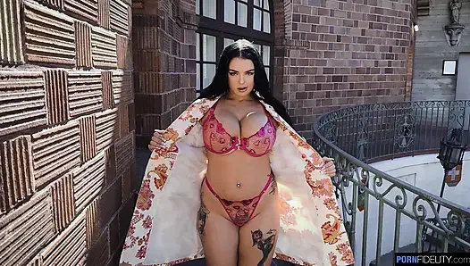 Вечеринка с большими сиськами Payton Preslee