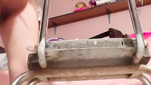 Berdedikasi dengan akhir yang bahagia.