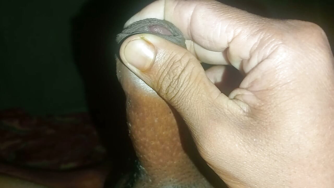 Mujhe meri girlfriend ko yaad karke mutthi maara
