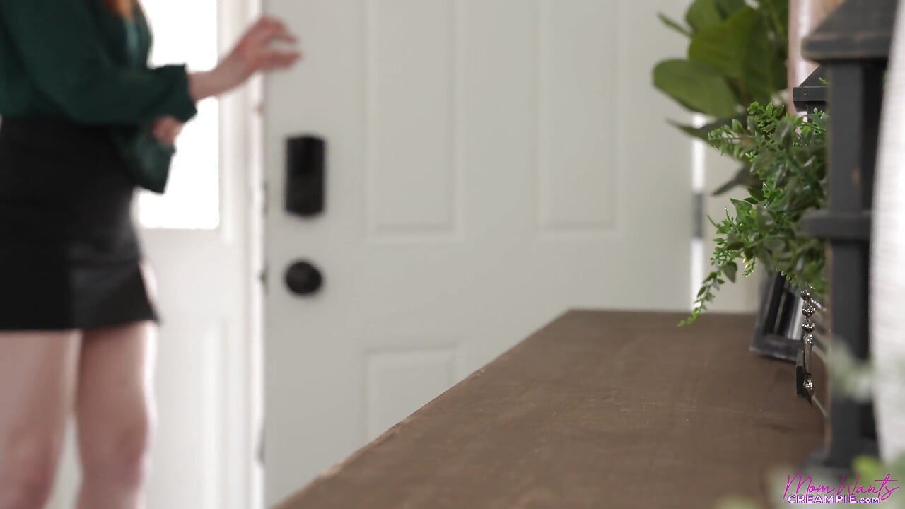 My Stepmom Acts Like a Teenager - S2:e10