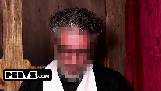 Kirchenpriester fickt kleines uniformiertes mädchen, teaser