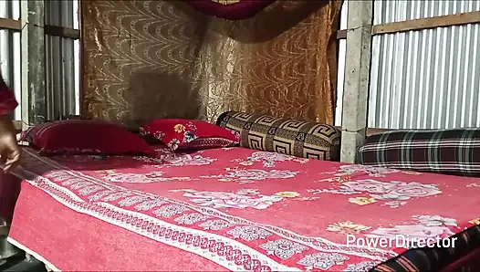 Üvey oğul üvey anne evde köyde götünü sikiyor