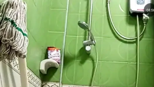 Sadece banyo yaparken izlemek için