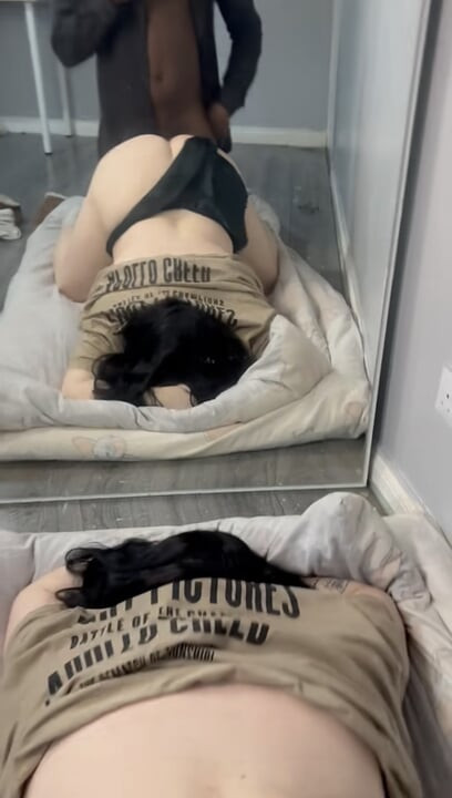 Eu surpreendi minha esposa com meu BBC e empurrei-o para dentro de sua buceta branca apertada