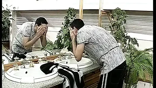 Kıllı Alman nine domalıyor ve sikiliyor