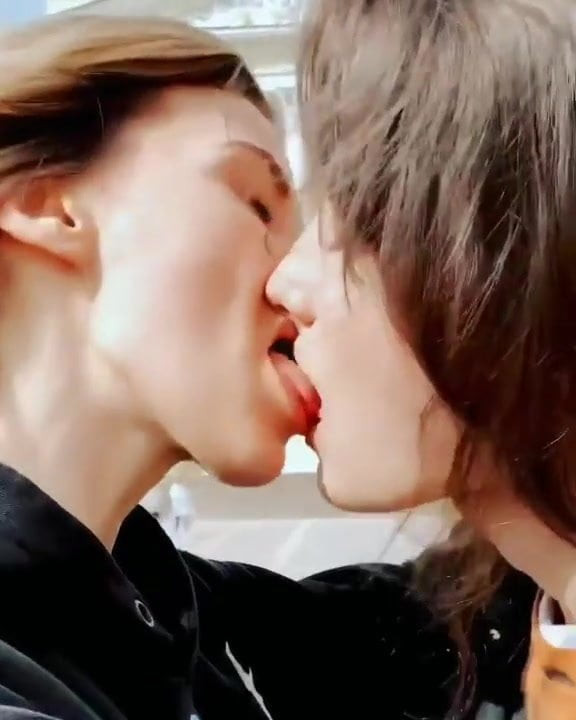 The perfect kiss