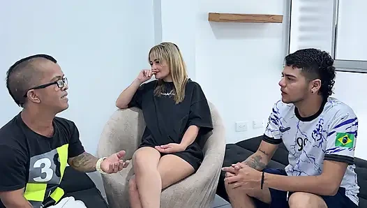 Der cuckold meines mannes weiß nicht, dass mich mein stiefsohn einschleicht.