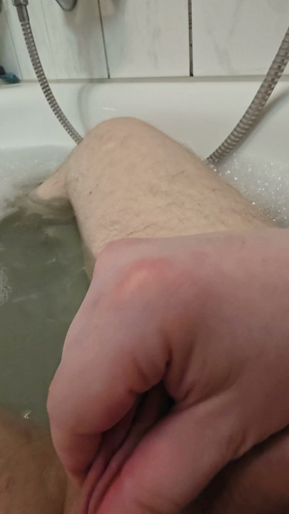 Solo di bak mandi!! 2dari3 !!